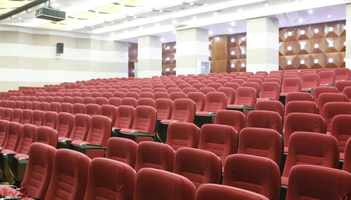 What do you need to consider when purchasing auditorium chair(图1)
