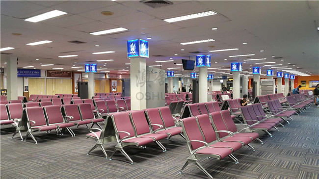 What kind of waiting seat is good for the airport ?(图1)