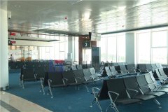 Wood or iron? Differences in materials for public seating furniture