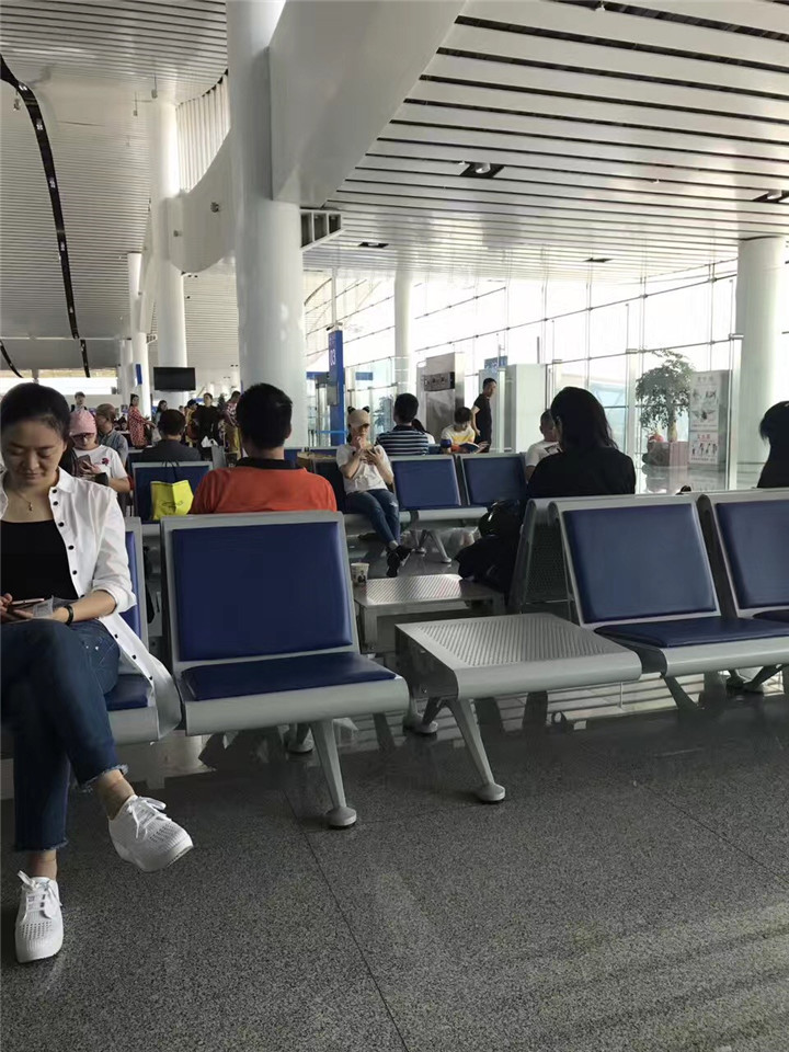 Which airport seat is good to use in airport(图2) airport seat