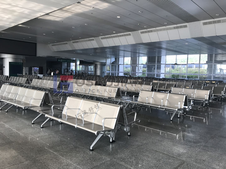 airport waiting bench