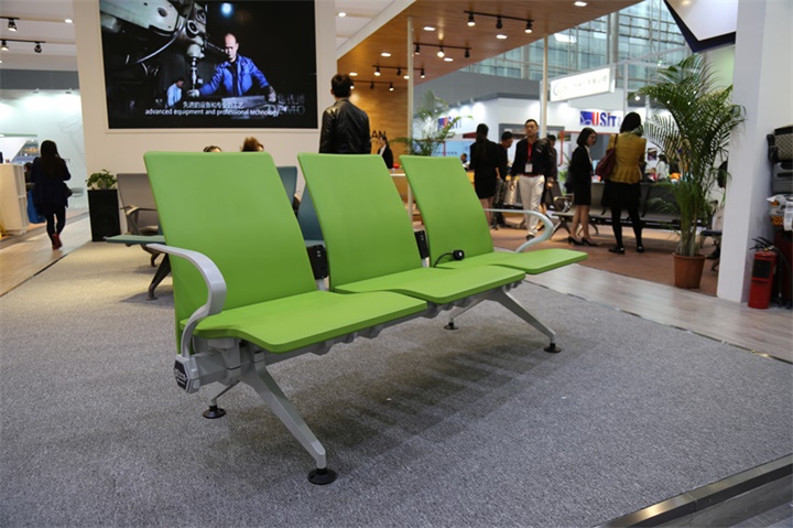 Wireless charging seats become the mainstream of public spaces?(图1) airport seating