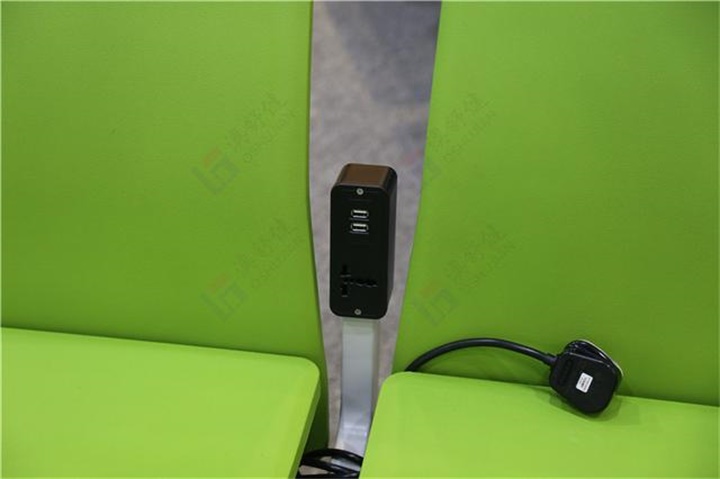 Wireless charging seats become the mainstream of public spaces?(图2) airport seating