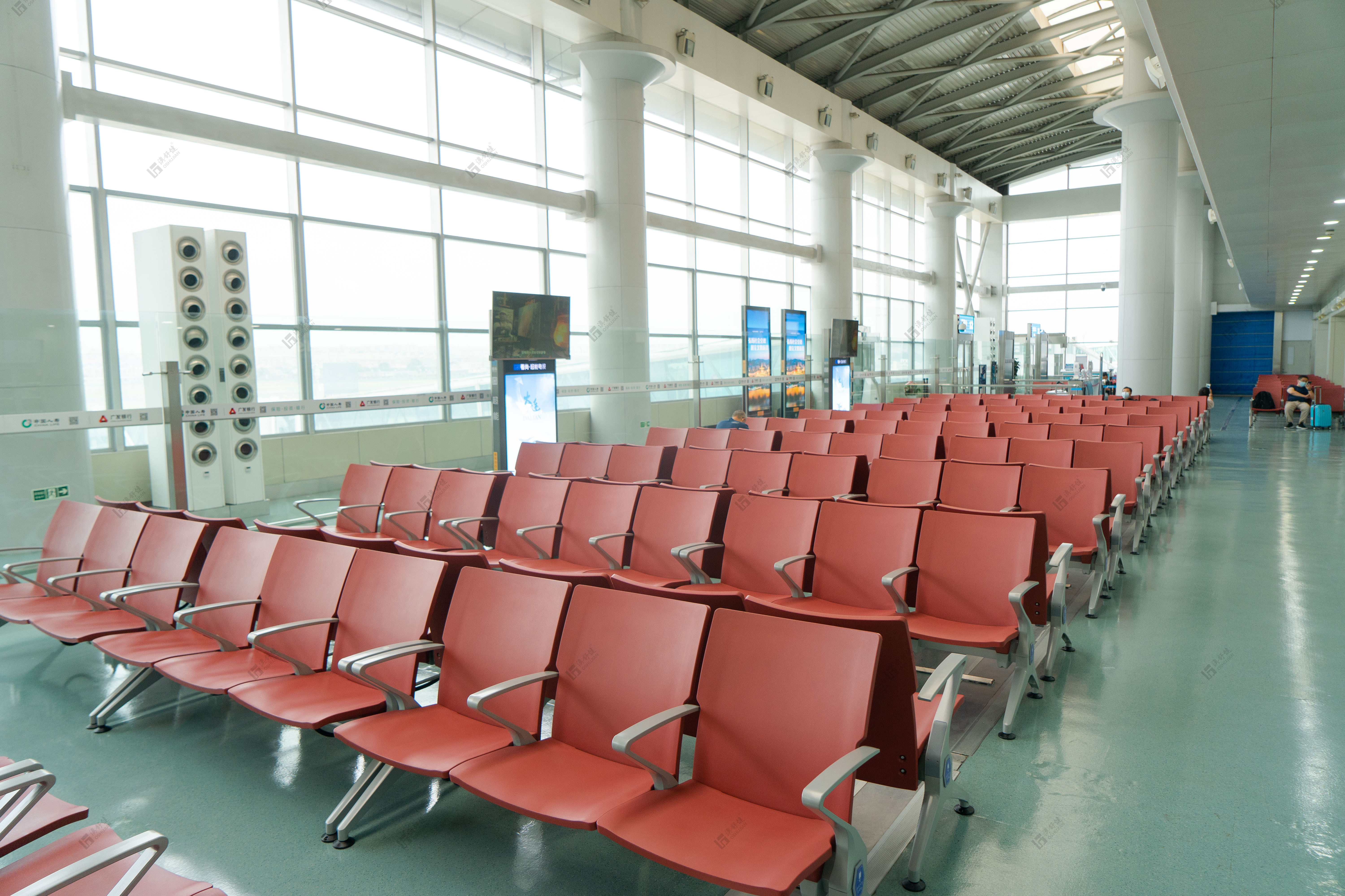 airport chairs 
