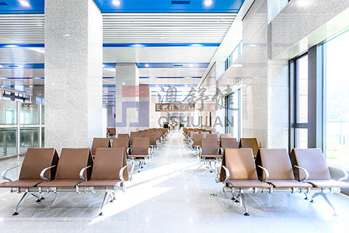 What are the conditions for good public seats?