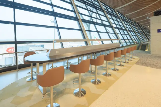 airport charing bar desks