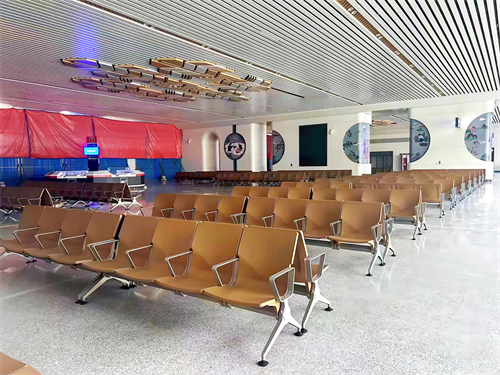 airport row chairs