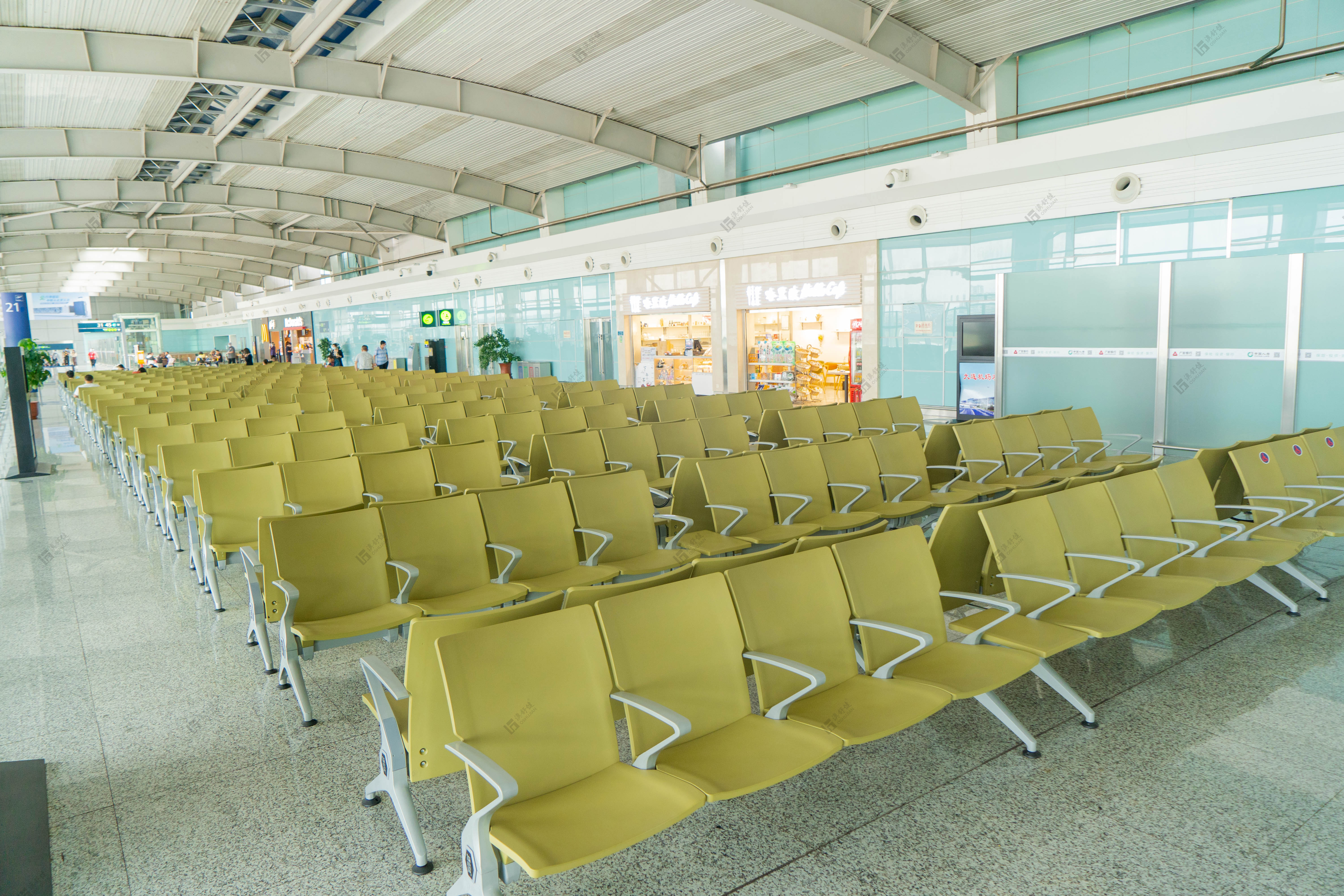 airport chairs